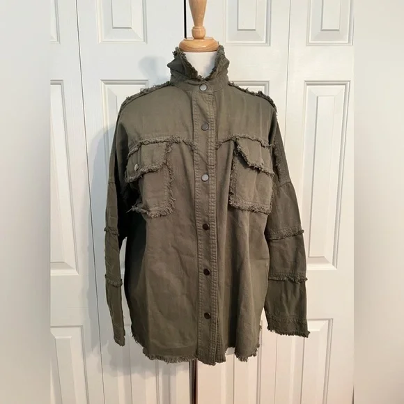 NWT Elan Dawn All You Need Is Love Distressed Jacket/Shacket Olive Green Medium - Picture 9 of 10